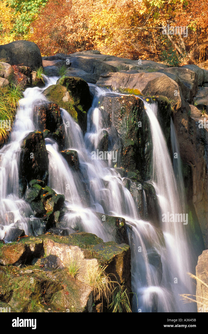 Caduta di acqua a Falls City Oregon Foto Stock