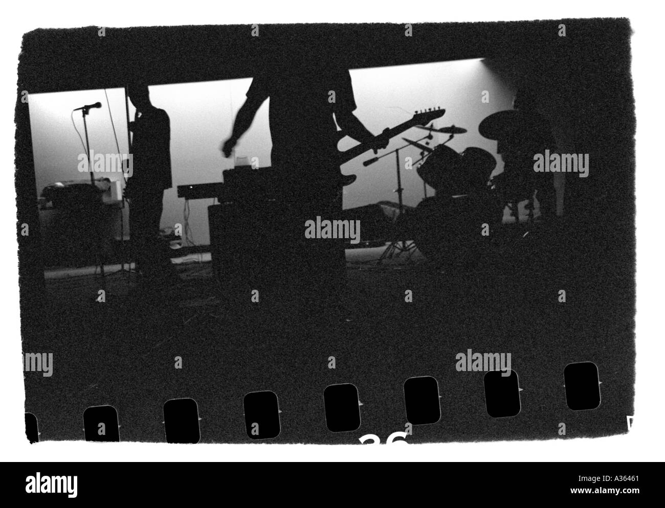 Il punk rock di garage band di eseguire Foto Stock