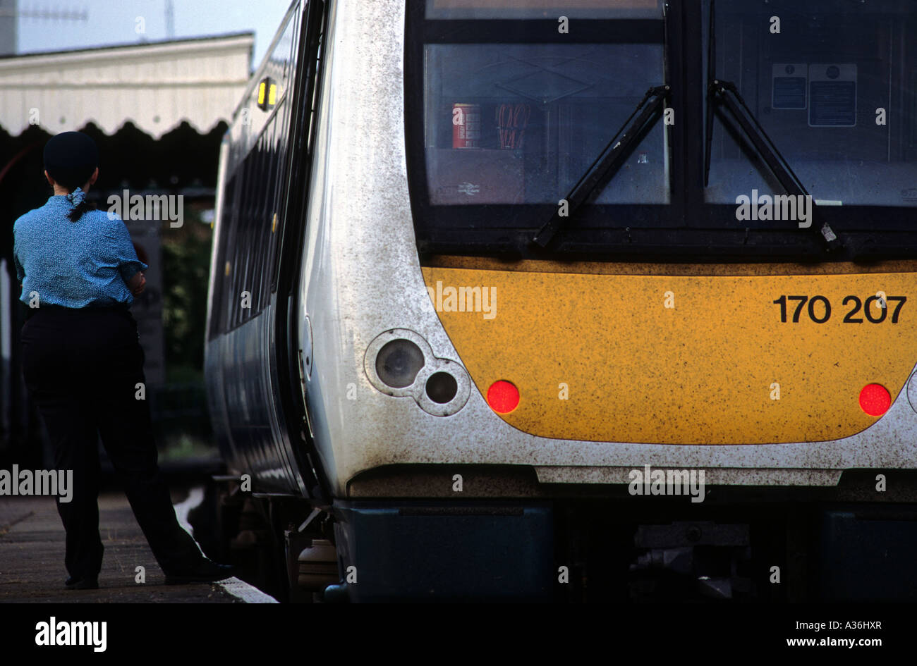 Passeggero servizio ferroviario tra Londra Liverpool Street e a Lowestoft, Woodbridge, Suffolk, Regno Unito. Foto Stock