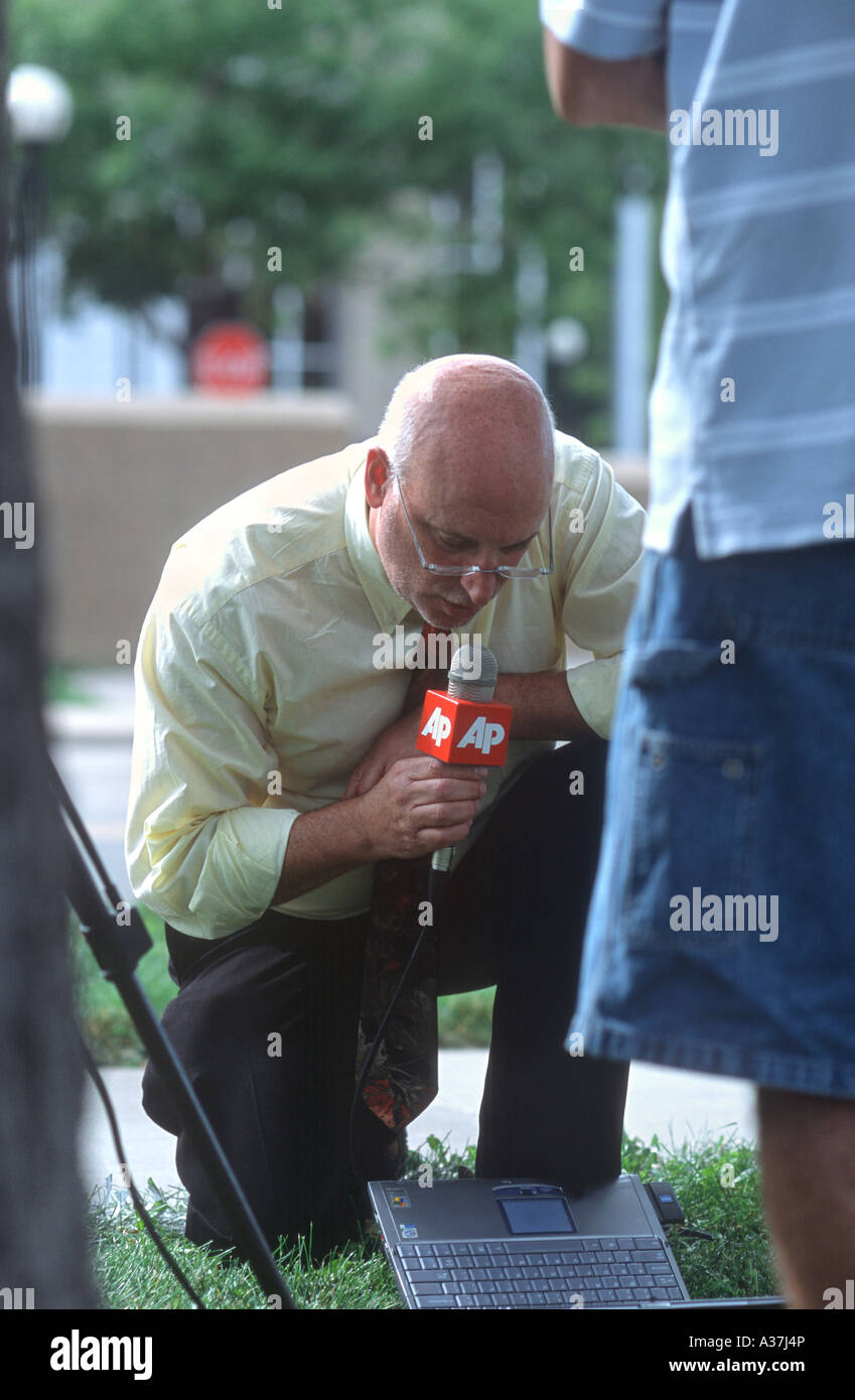 AP televisione reporter Warren Levinson file storia da Boulder Colorado Foto Stock