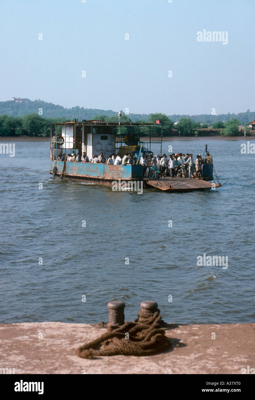 Traghetti locali nella vecchia Goa (Velha Goa), Goa, India Foto Stock