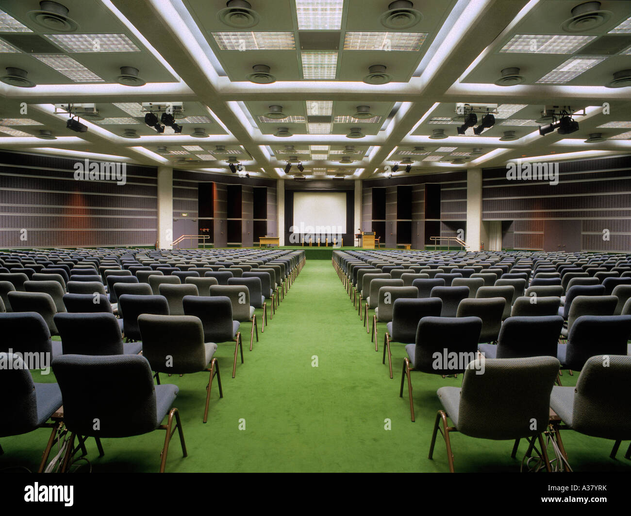 Sala conferenze presso la Queen Elizabeth II Conference Centre, Westminster, London Foto Stock