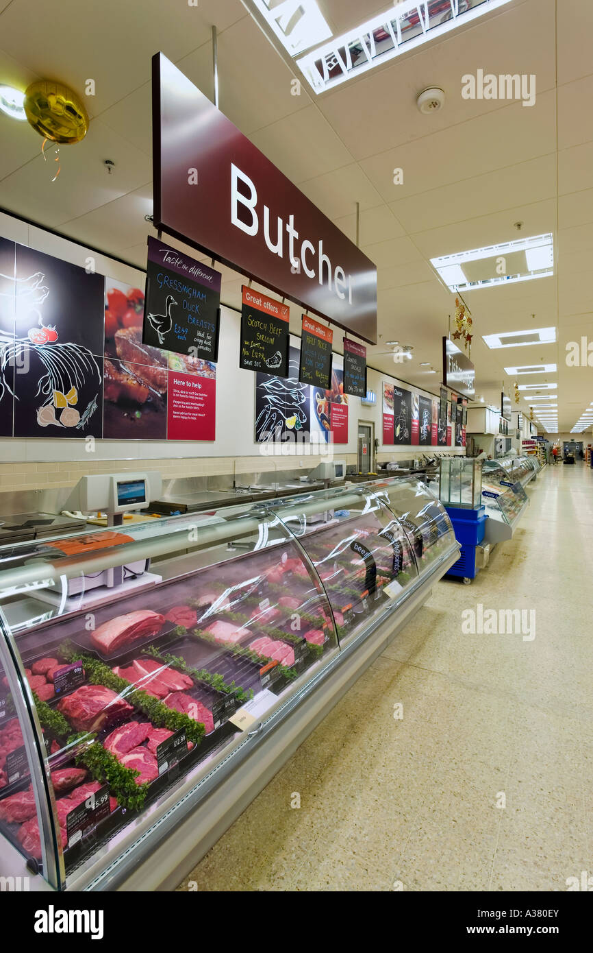 Supermercato macellaio di carne counter Foto Stock