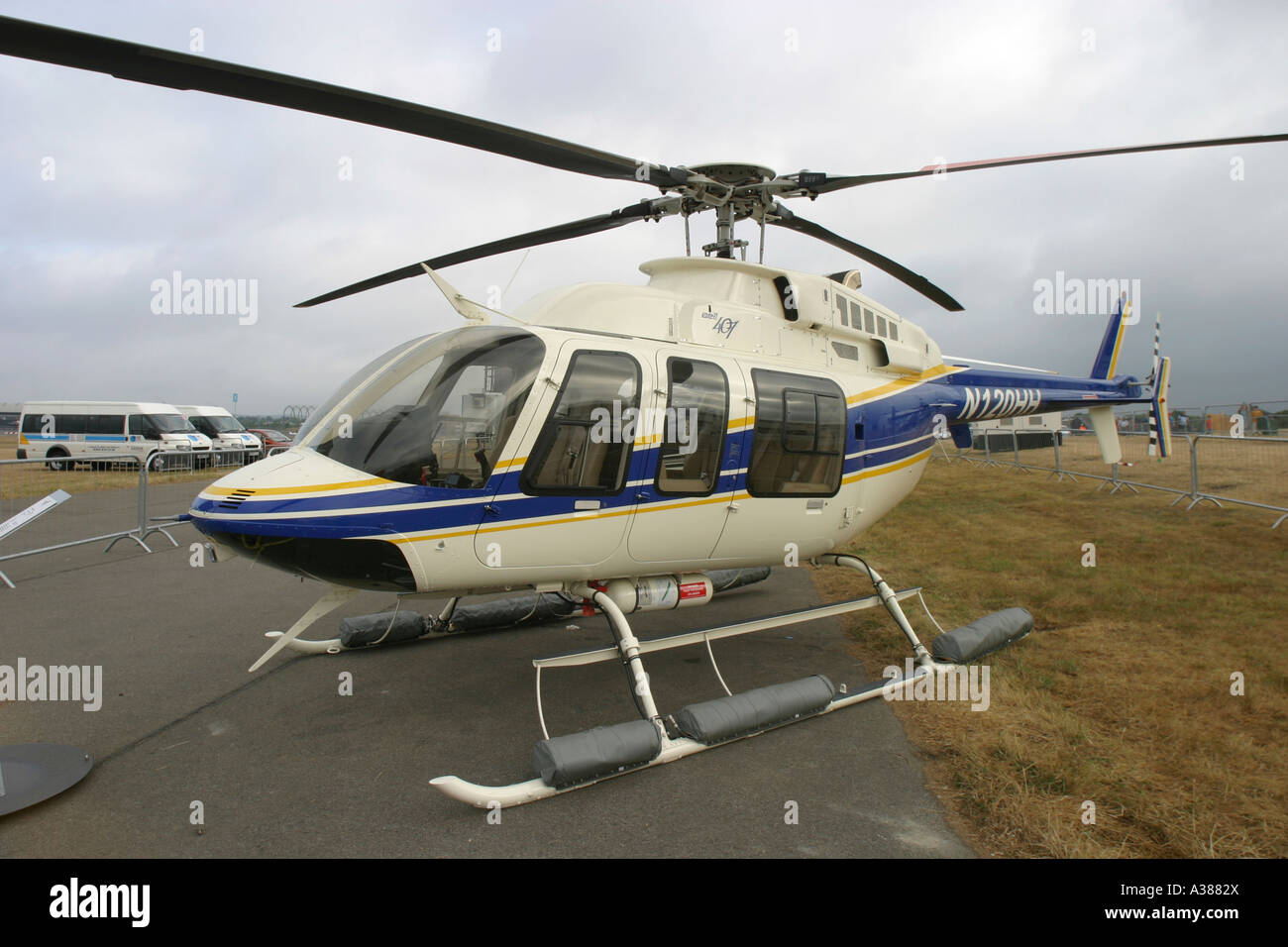 Bell 407 a Farnborough Airshow internazionale 2006 REGNO UNITO Foto Stock