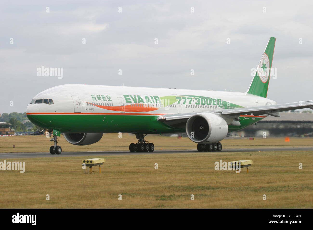 EVA Air Boeing 777-35E/ER Foto Stock