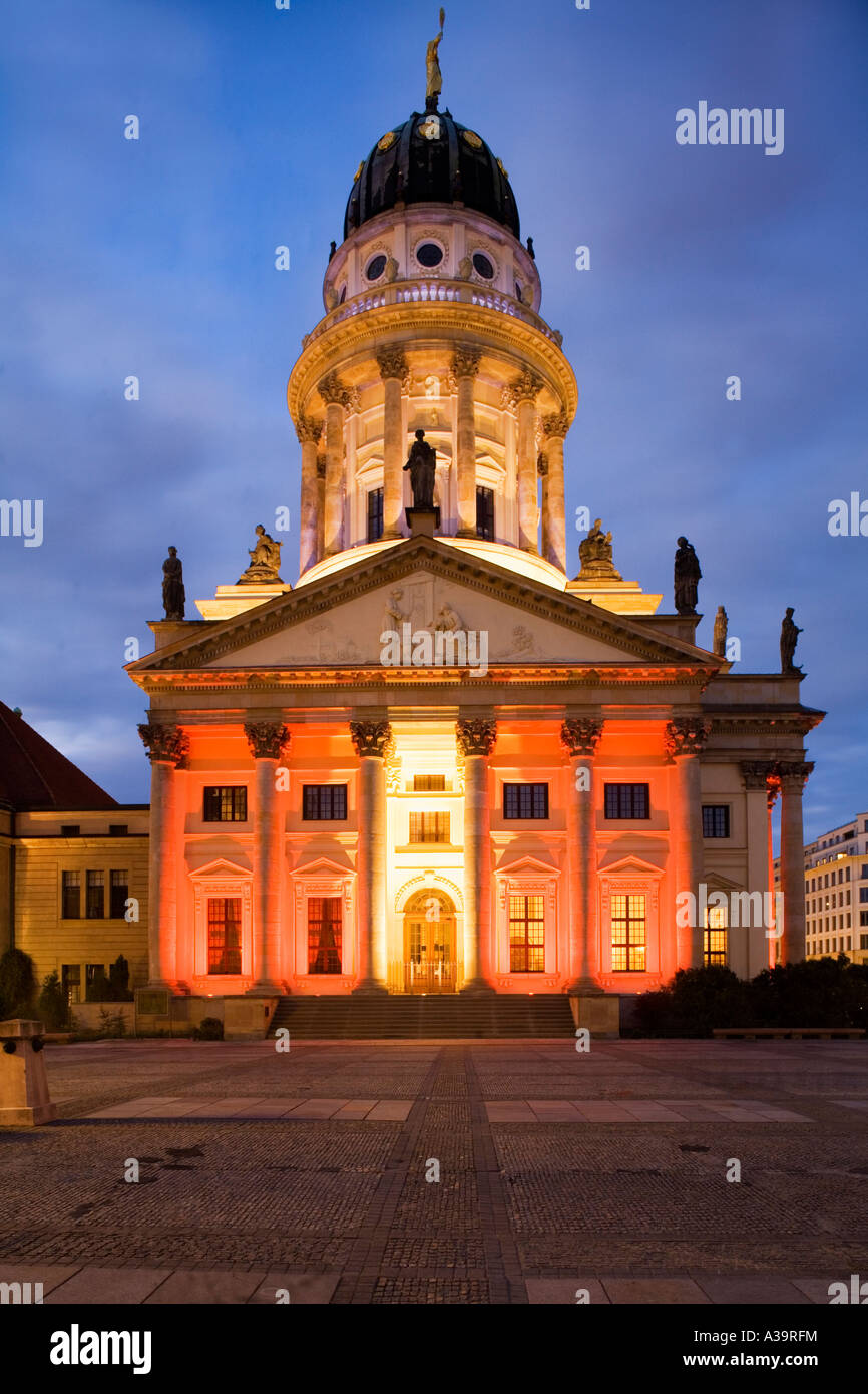 Berlin mitte gendarmenmarkt tedesco al crepuscolo dome laterne festa delle luci Foto Stock