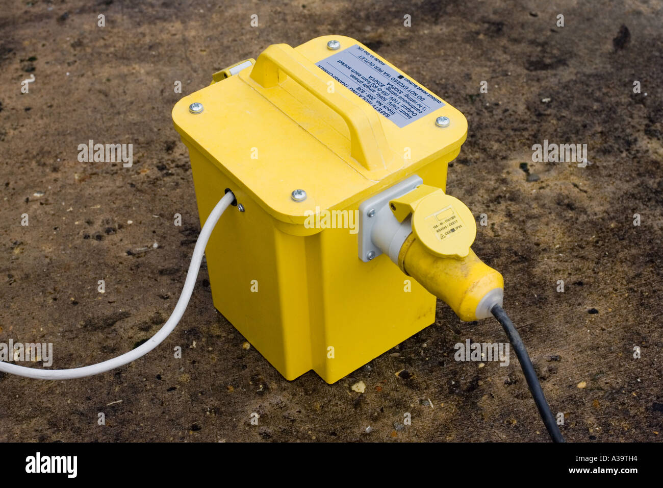 110 volt trasformatore di isolamento di sicurezza Foto Stock