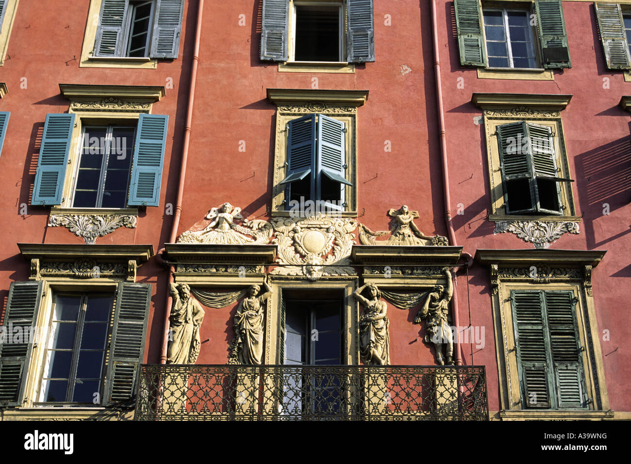 Francia Nizza centro storico vicino al porto facciata art deco Foto Stock