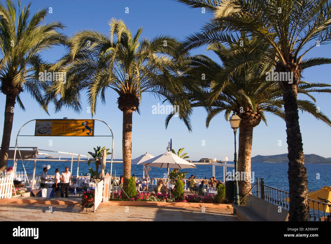 Spagna Ibiza Figueretes ristorante beach promenade Foto Stock