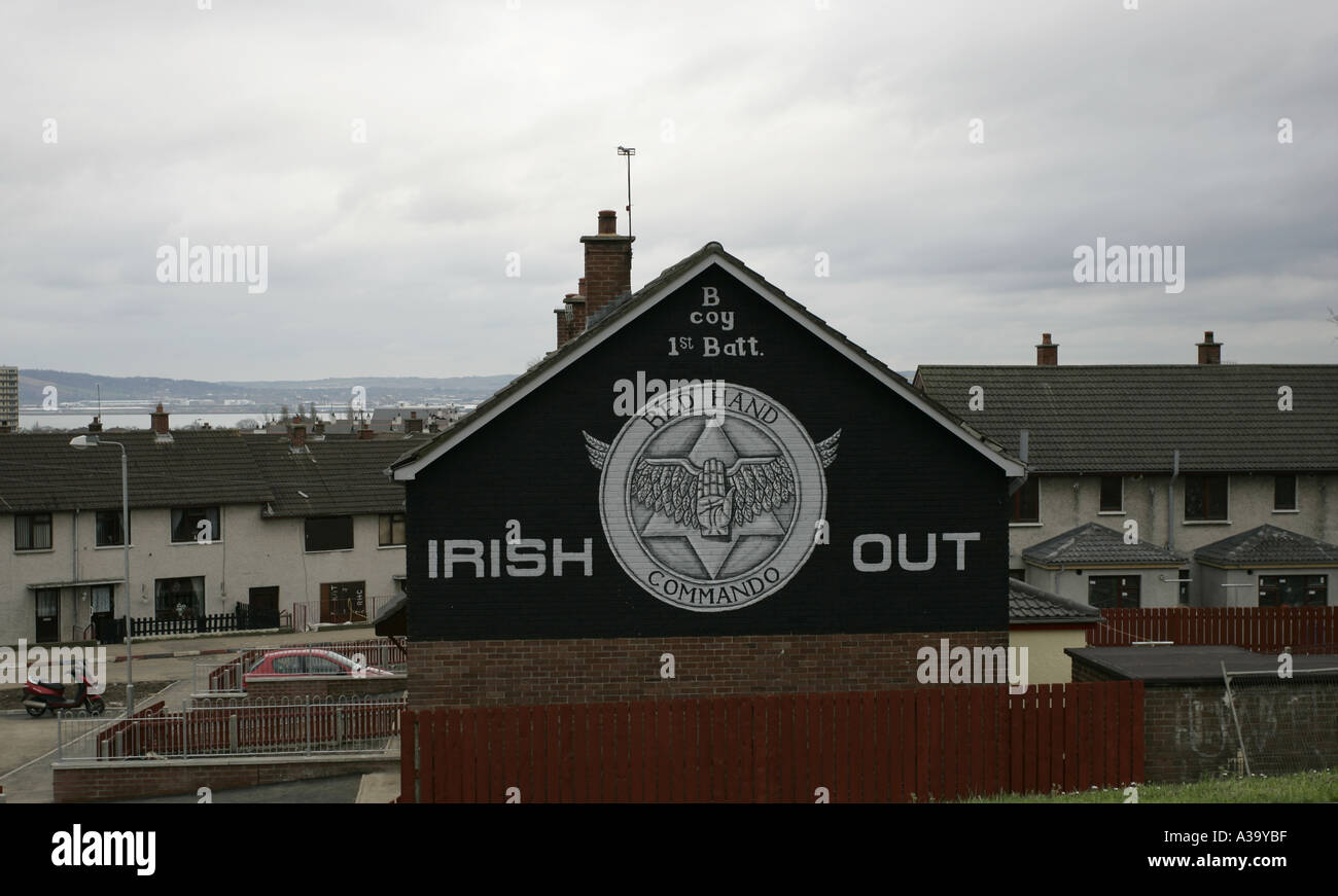 Mano rossa Commando Irish fuori carta murale affacciato rathcoole station wagon newtownabbey County Antrim Irlanda del Nord Foto Stock