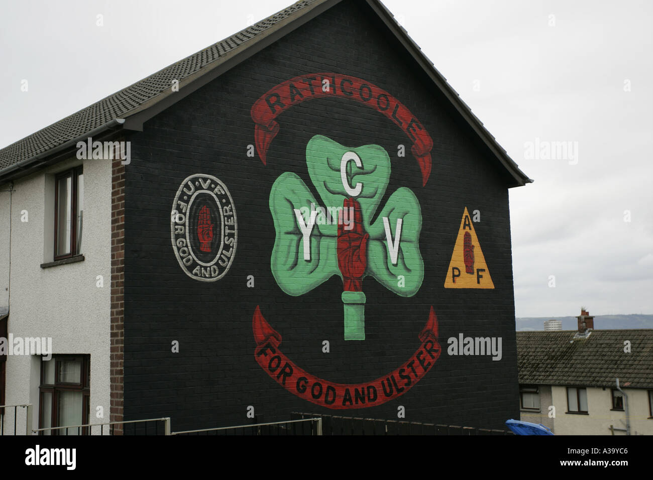 UVF lealisti YCV giovani cittadini volontari carta murale Rathcoole station wagon newtownabbey County Antrim Irlanda del Nord Foto Stock