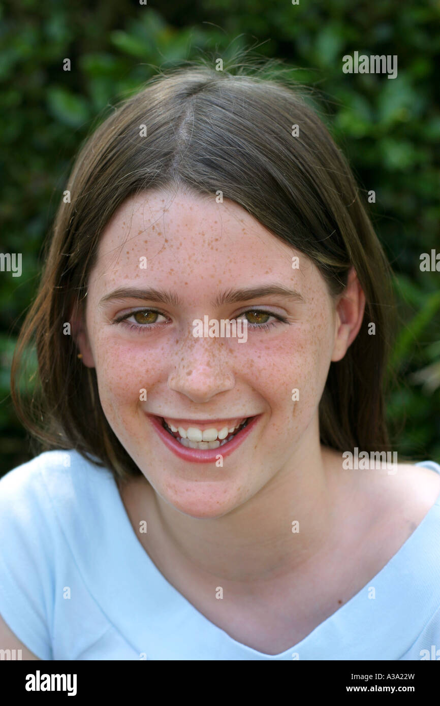 Ritratto di giovane ragazza adolescente dieci anni YRS-12 REGNO UNITO Norfolk Foto Stock
