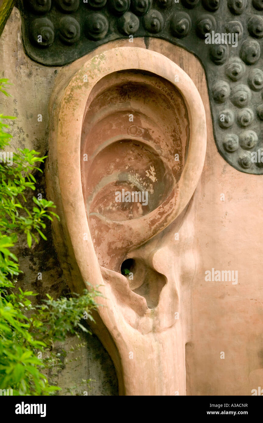 Orecchio di il Buddha gigante di Leshan, Cina Foto Stock