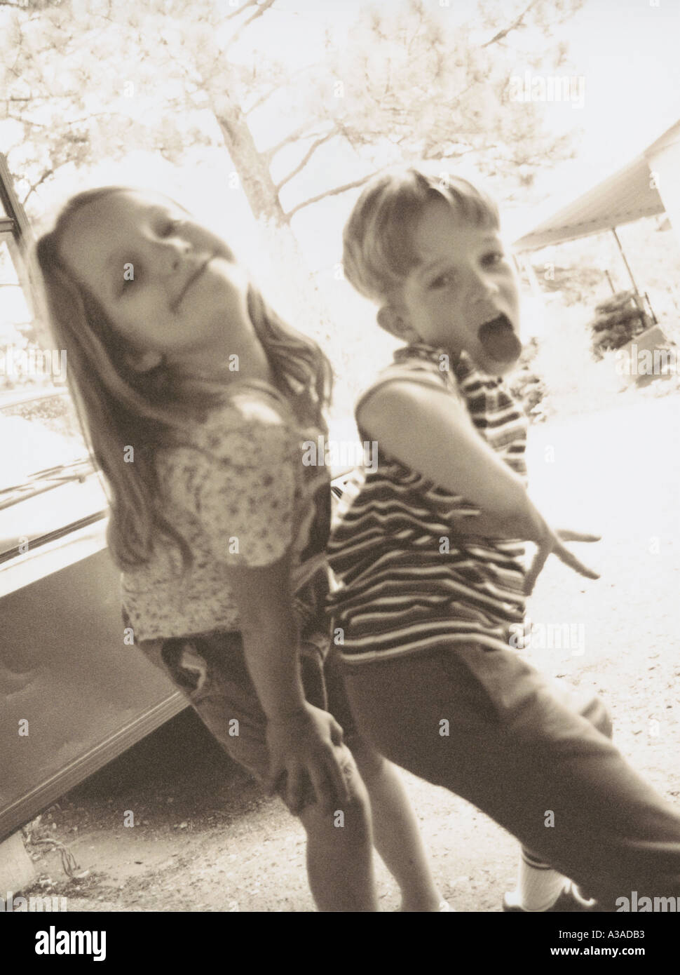 Giochi Per Bambini Con Età Di 6 9 Anni Foto Immagine Stock