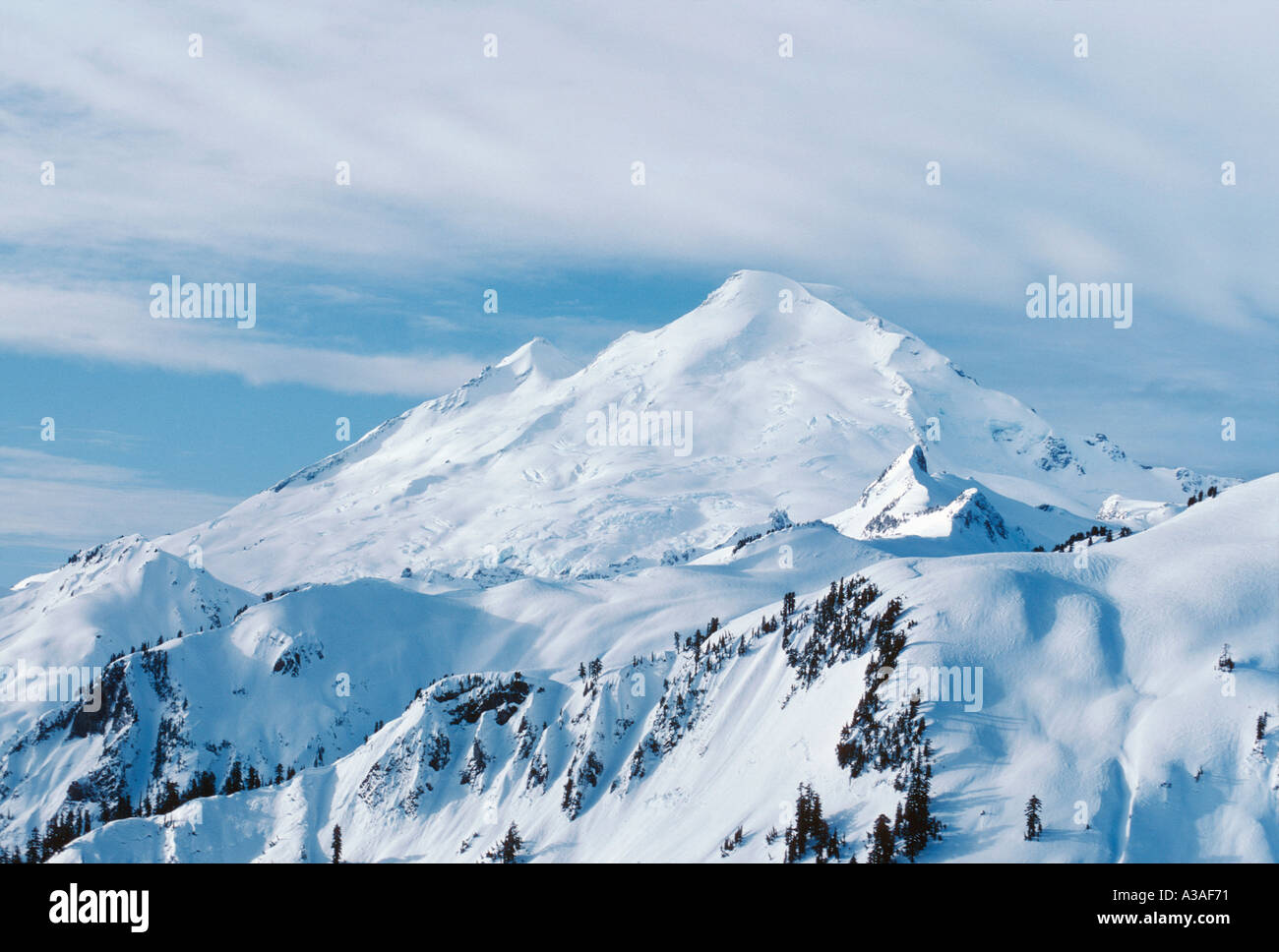 Mt Baker, nello Stato di Washington, USA, 10778 ft 3285 m, Pacific Northwest, North Cascades, Mt Baker area selvaggia, inverno Foto Stock
