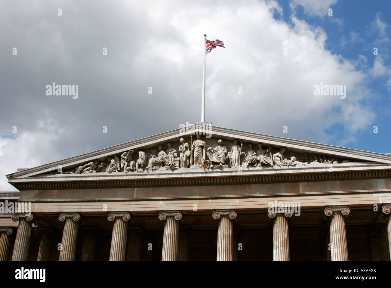 Il neo classica entrata principale al British Museum London REGNO UNITO Foto Stock