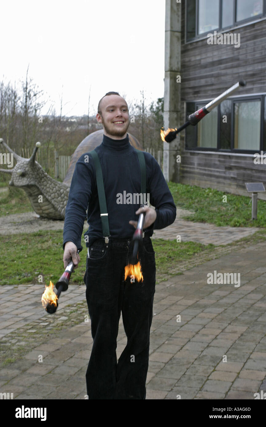 Fire giocoliere fuori centro ecos ballymena County Antrim Irlanda del Nord Foto Stock