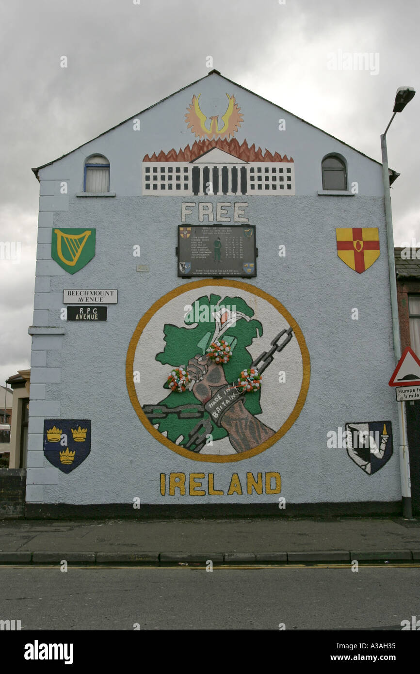 Libera Irlanda il repubblicano carta murale beechmount RPG avenue falls road west belfast Irlanda del Nord Foto Stock