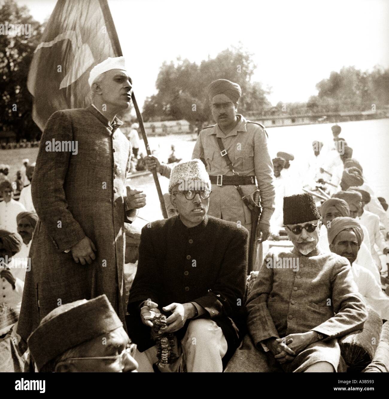 Jawaharlal Nehru con Sheikh Abdullah e Maulala Abul Kalam Azad Kashmir in Jammu Kashmir India Foto Stock
