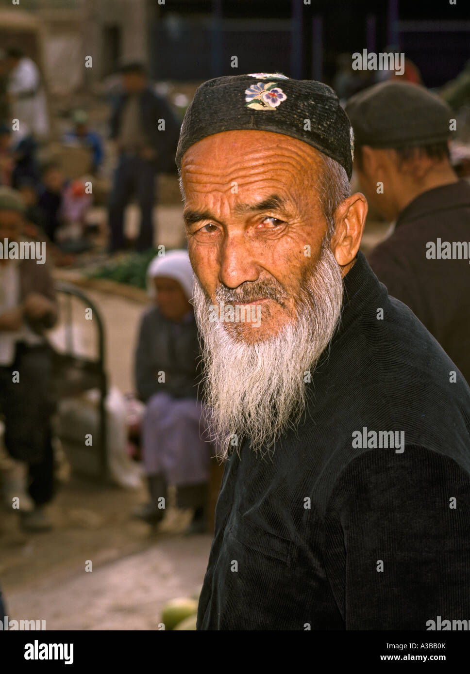 Uomo con barba Turfan provincia dello Xinjiang Cina Foto Stock