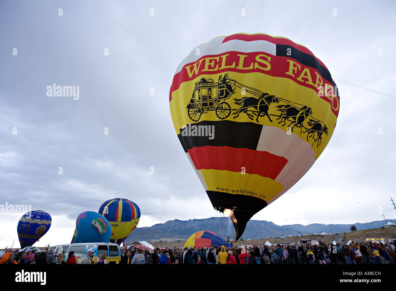 Wells Fargo palloncino a Albuquerque Balloon Fiesta Foto Stock