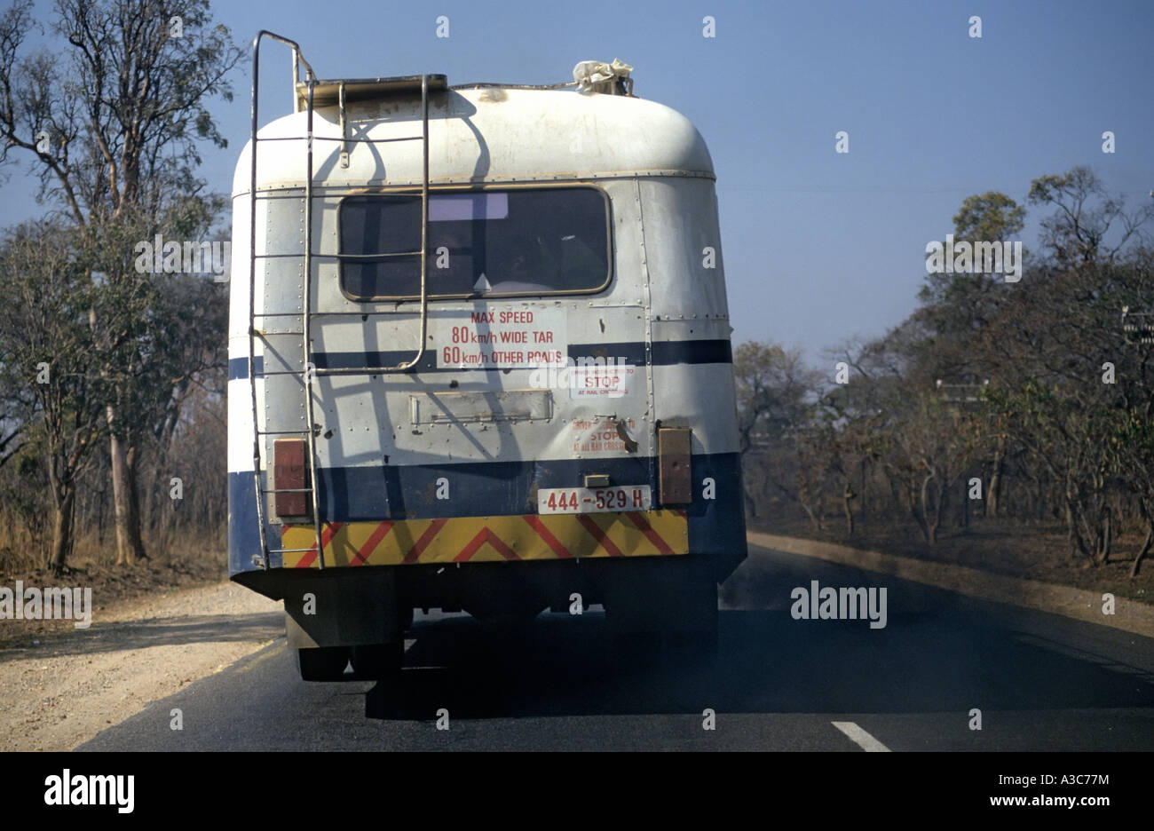 Autobus pubblici di emissione di fumo nero Zimbabwe Foto Stock