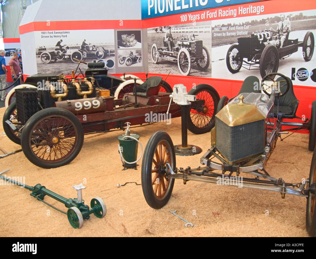 Rolex Monterey Historic gare automobilistiche Laguna Seca Raceway California Ford Motor Company storica gara display per auto Foto Stock