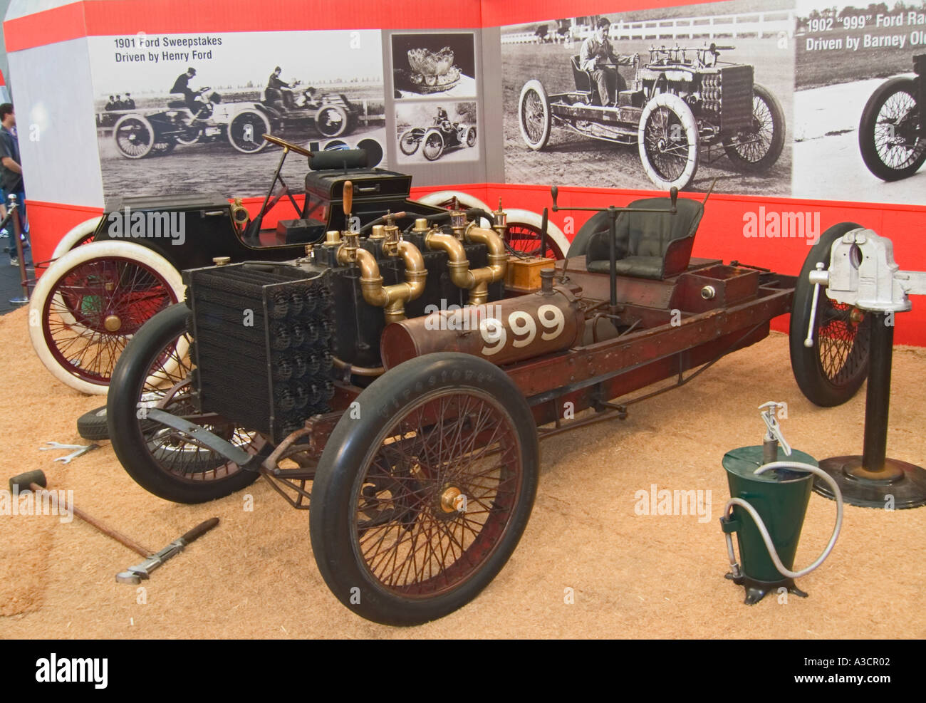 Rolex Monterey Historic gare automobilistiche Laguna Seca Raceway California Ford Motor Company storica gara display per auto Foto Stock