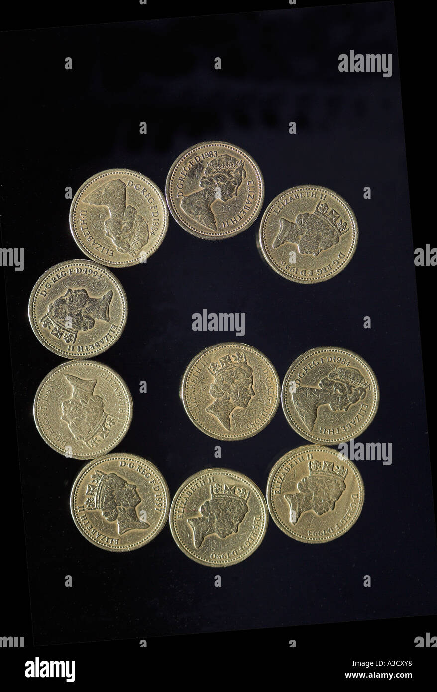 British pound coin font letter g su nero Foto Stock