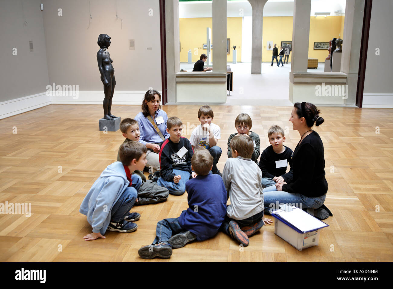 Festa di compleanno tra i pezzi di arte, Stuttgart Galleria di Stato di Stoccarda, Baden-Wuerttemberg, Germania Foto Stock