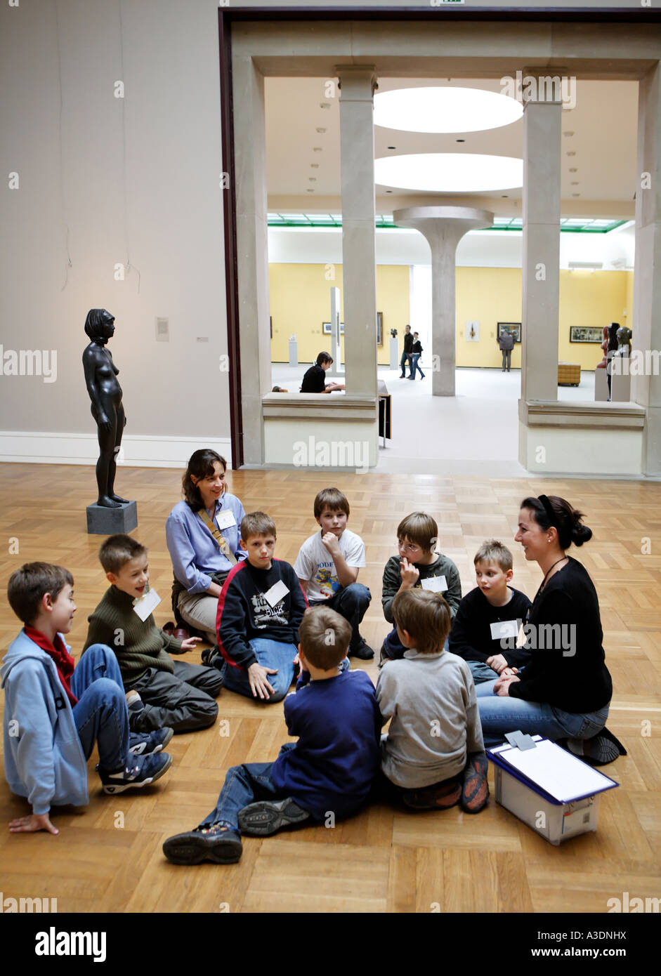 Festa di compleanno tra i pezzi di arte, Stuttgart Galleria di Stato di Stoccarda, Baden-Wuerttemberg, Germania Foto Stock