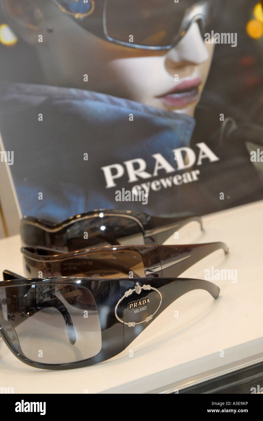 Elegante design PRADA Occhiali da sole foto di Nano Calvo Foto Stock