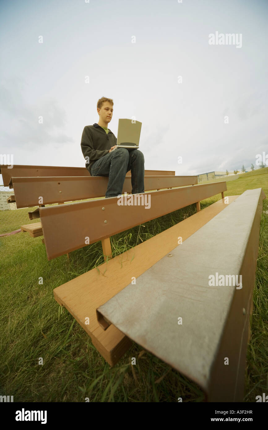 L'uomo sul computer portatile Foto Stock