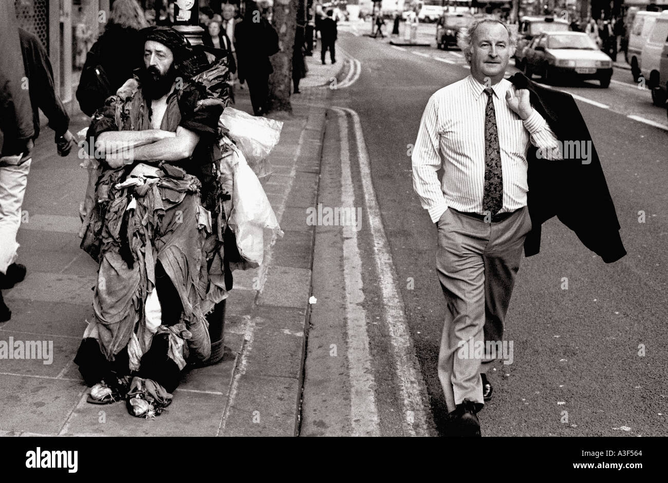 Il contrasto nelle strade di Londra Inghilterra Gran Bretagna REGNO UNITO Foto Stock