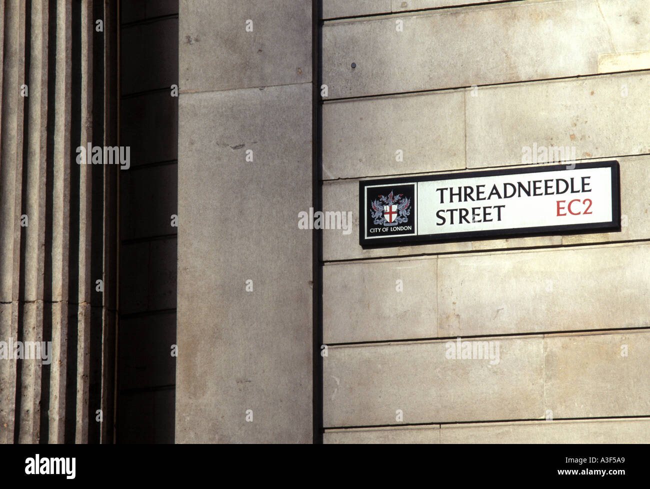 Regno Unito Londra Threadneedle Street segno al di fuori della Banca d'Inghilterra Foto Stock