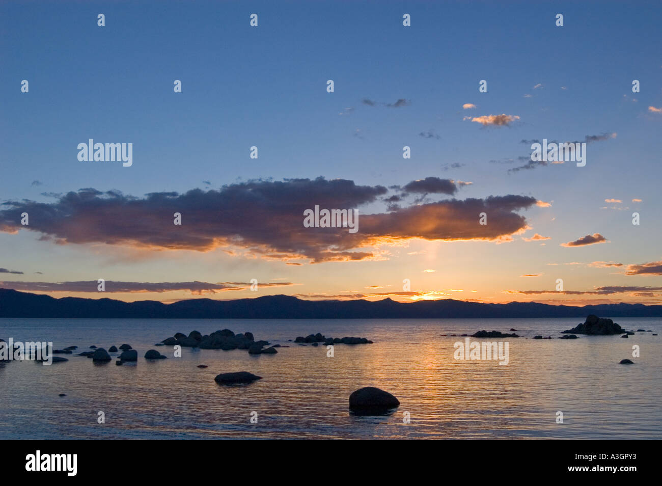 Tramonto sul lago Tahoe a Zephyr Cove Nevada Foto Stock