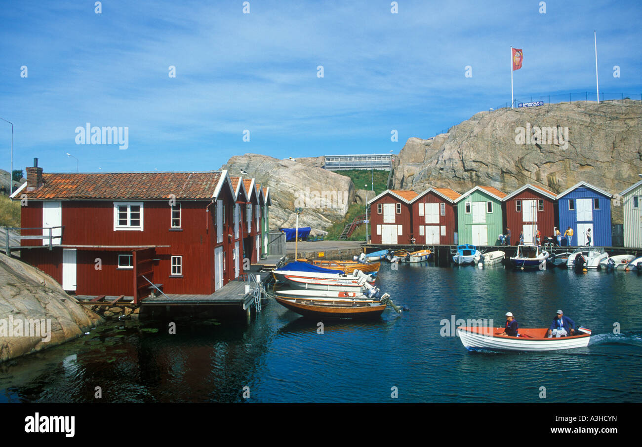 Boathouses in Smogen sulla penisola di Sotenas nel sud-ovest della Svezia Foto Stock