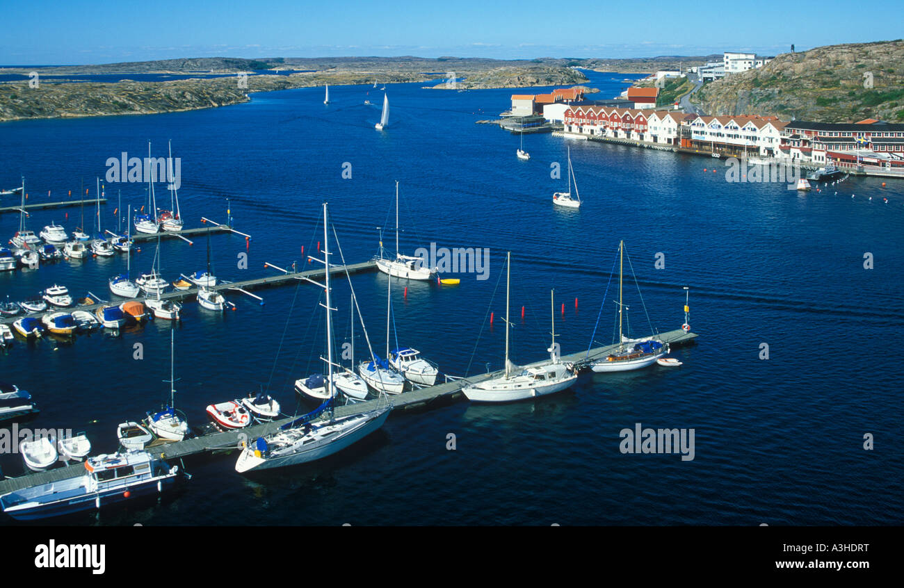 Marina in Smogen attraverso da Kungshamn sulla penisola di Sotenas nel sud-ovest della Svezia Foto Stock