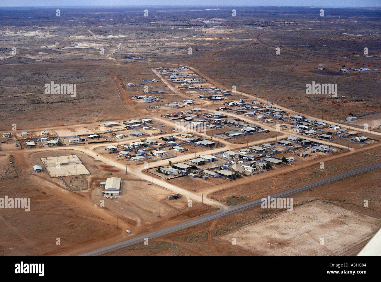 Antenna di miniere di opale e villaggio di Coober Pedy stato del south australia australia Foto Stock