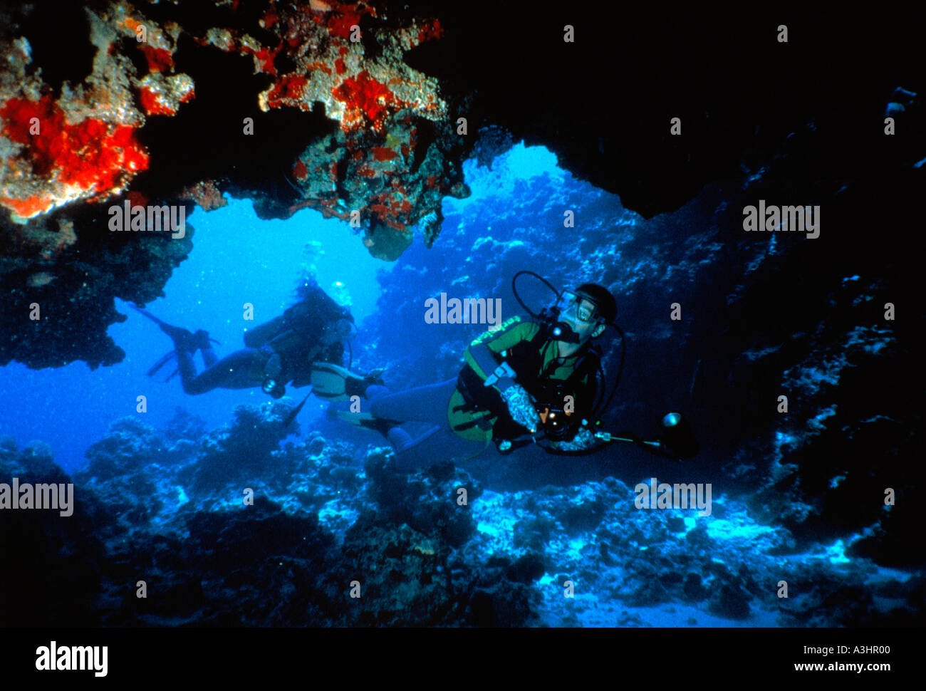 Immersione in grotta sottomarina isola di mwali le isole Comore Foto Stock