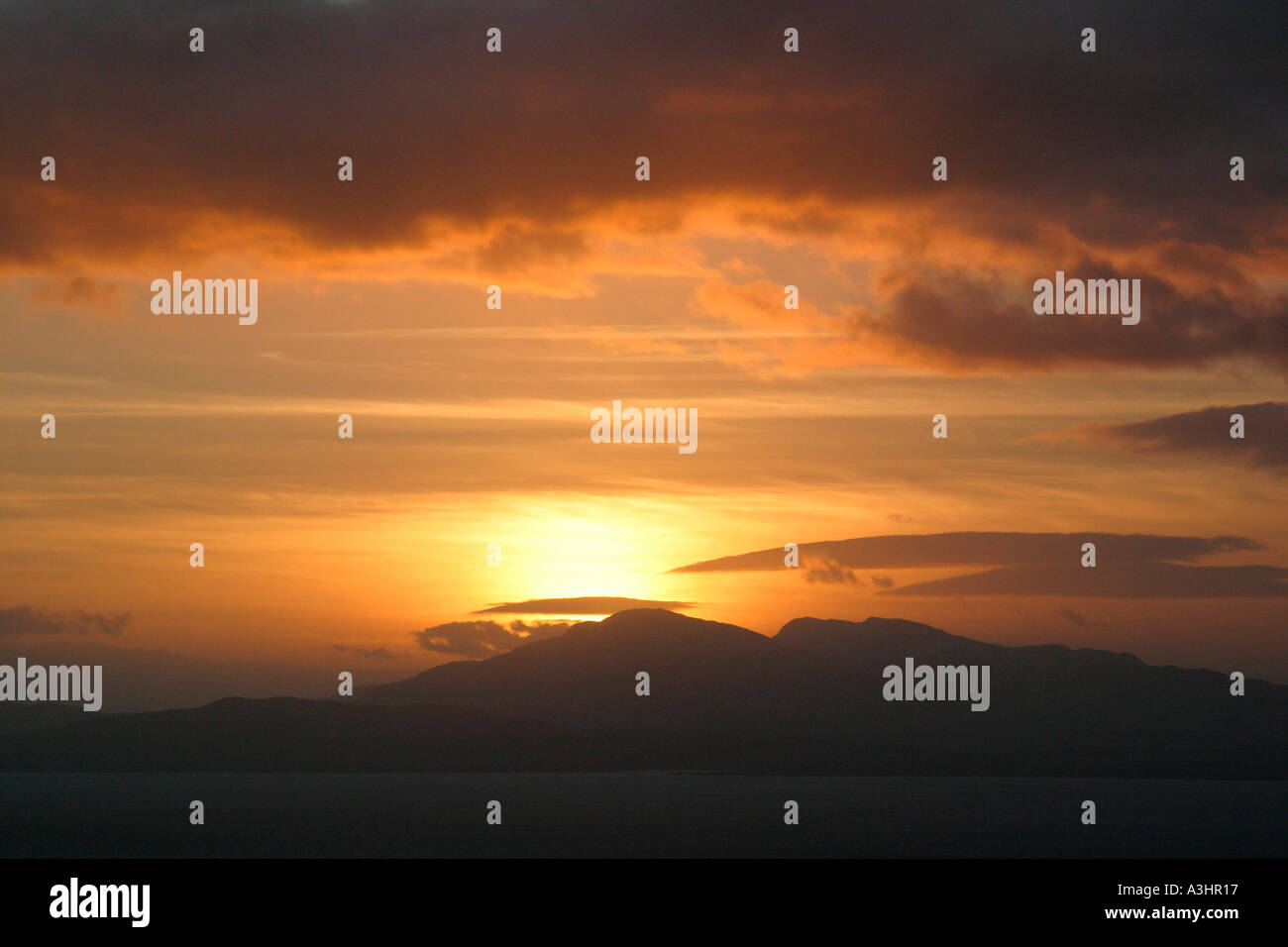 Tramonto su Isle of Mull da Ben Lora Oban Foto Stock