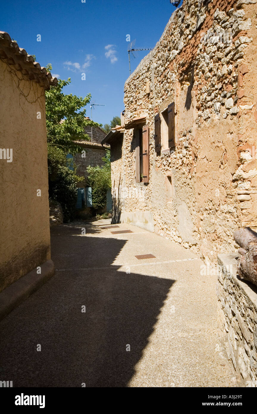 Strada stretta in la Roque Alric Foto Stock