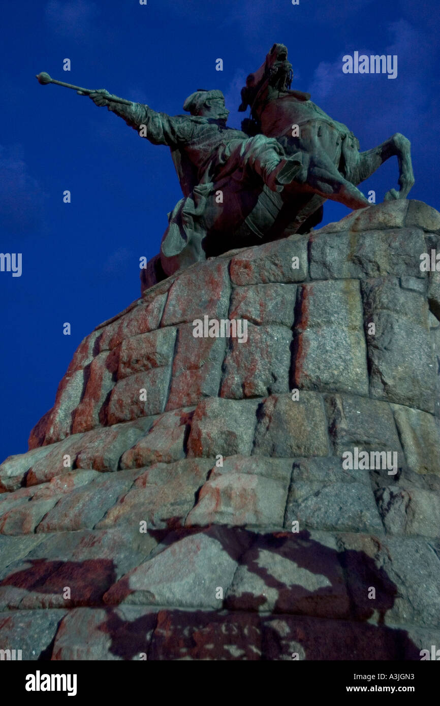 Statua di Khmelnitsky di notte a Kiev Ucraina 2005 Foto Stock