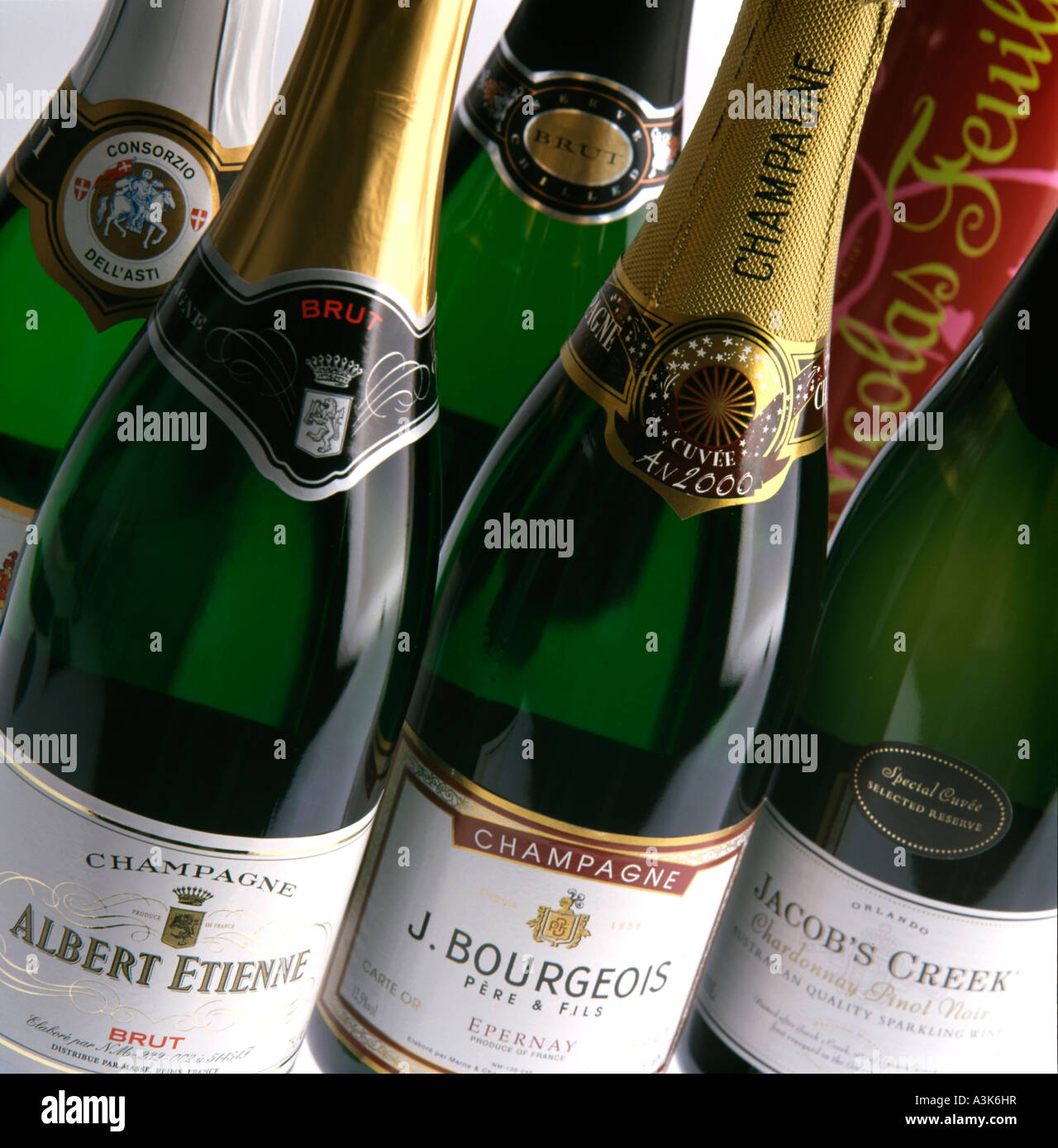 Set Miniature Champagne Per Casa Delle Bambole – 4 Bicchieri E 2 Bottiglie In Resina, Scala 1:12, Accessori Fai Da Te - 5