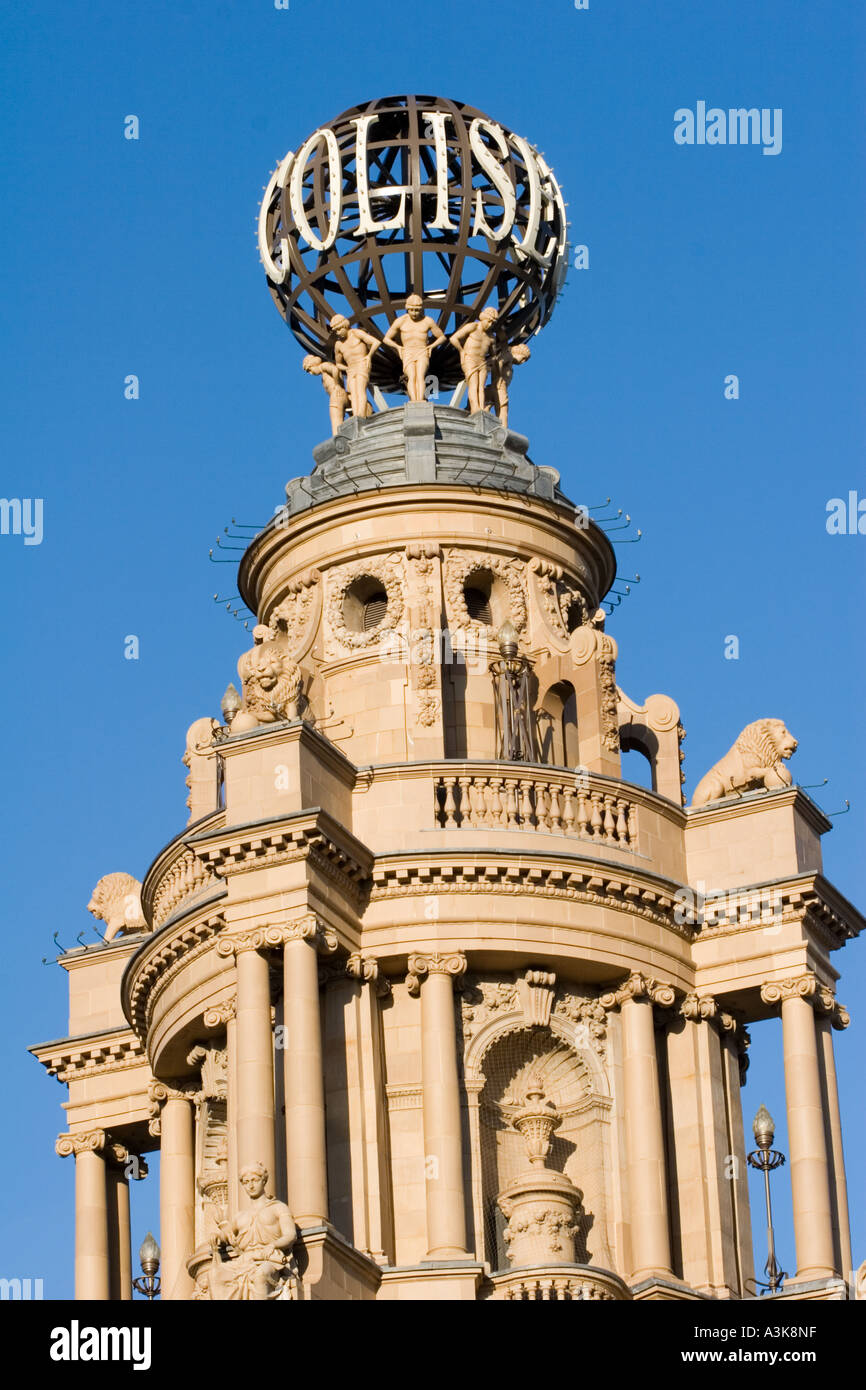 Torre del tetto del London Coliseum Theatre home dell'Opera Nazionale Inglese Foto Stock