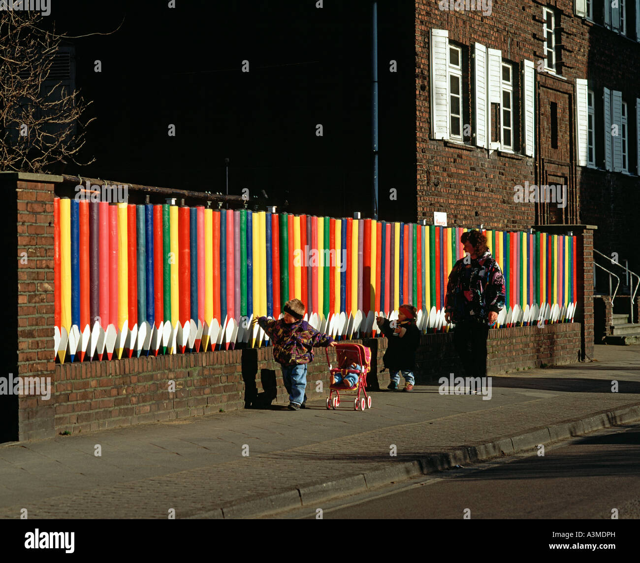 Matita colorata recinto in un asilo nido in Germania. Foto Stock