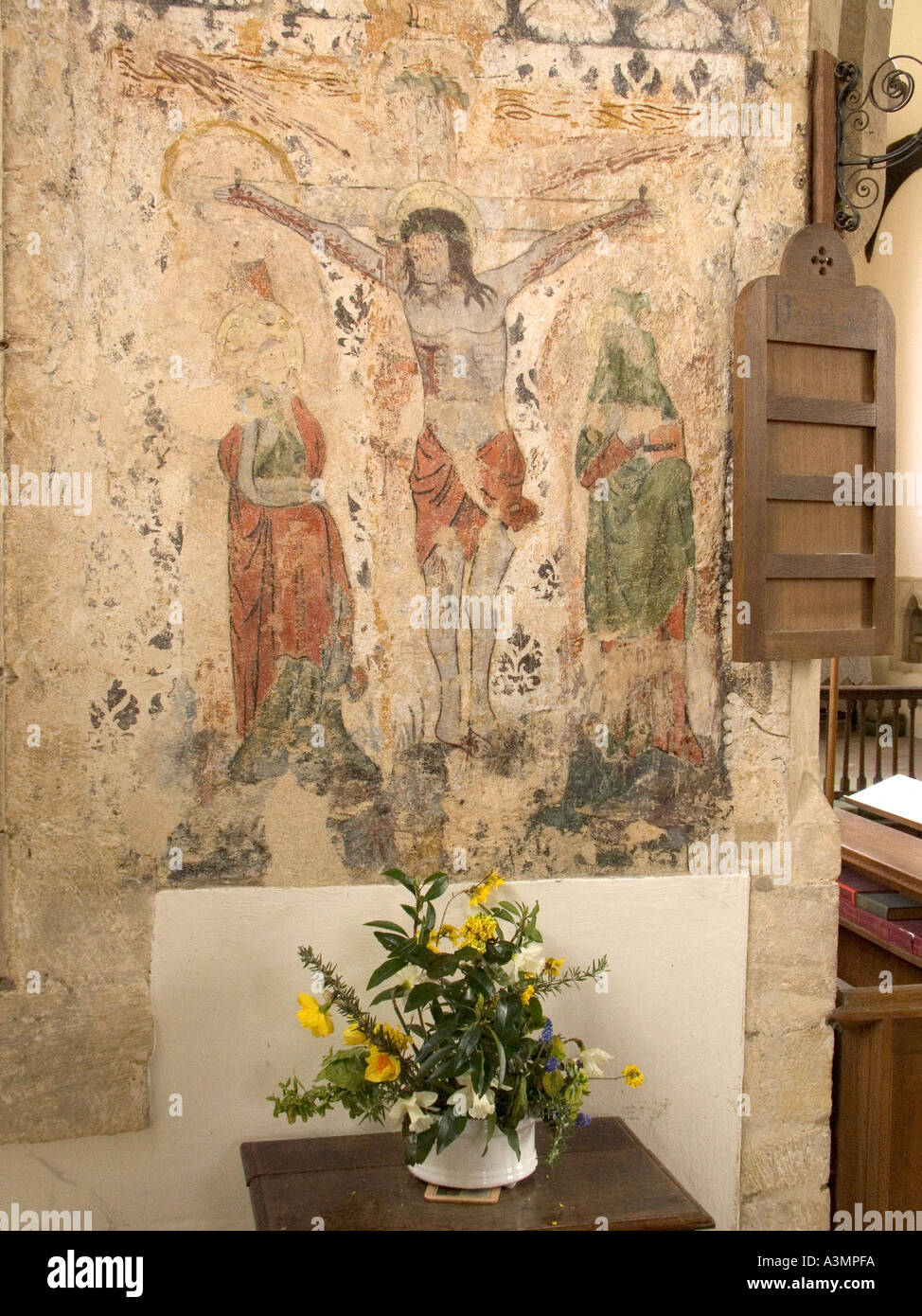 Oxfordshire Combe Longa vicino a Woodstock St Laurences Chiesa muro medievale dipinto della crocifissione Foto Stock