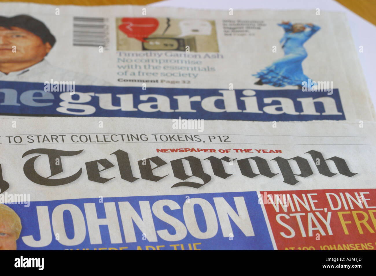 Daily Telegraph e The Guardian ampio foglio quotidiani Foto Stock
