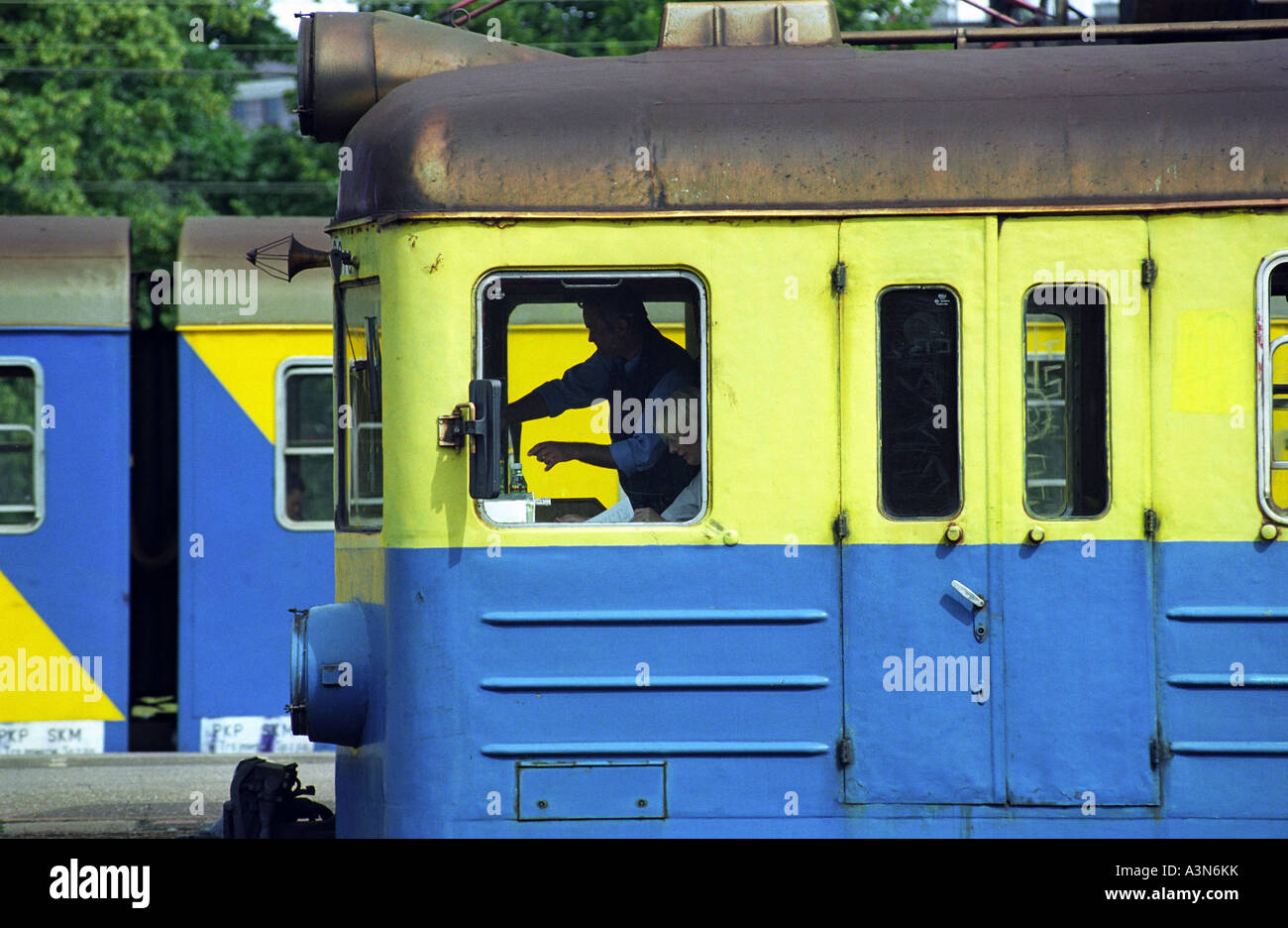 Un treno regionale presso la stazione centrale di Danzica, Polonia Foto Stock