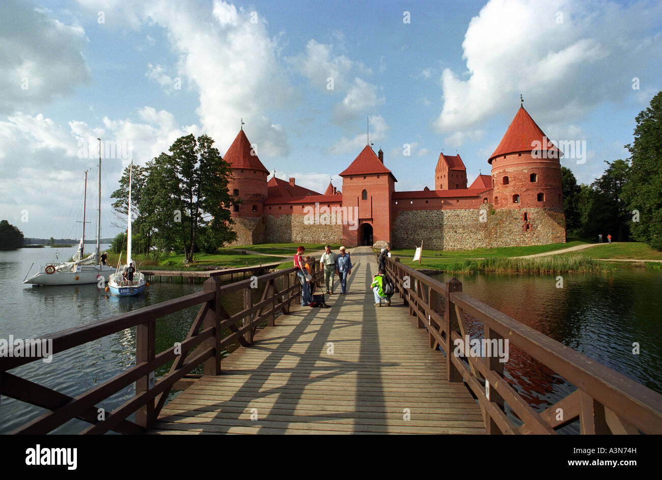 Castello storico di Trakai presso il Lago di Galve, Lituania Foto Stock